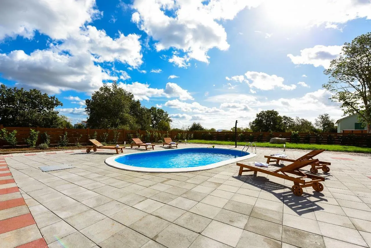 Villa Elm Sikovo